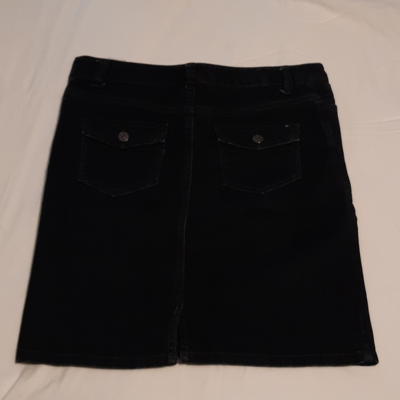 Tommy Hilfiger dark blue jean skirt - sz 4 - Picture 2 of 10
